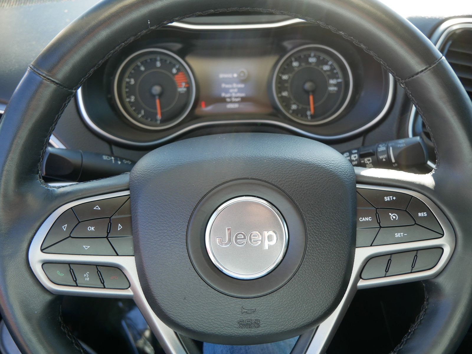 Thumbnail: 2019 Jeep Cherokee - 23