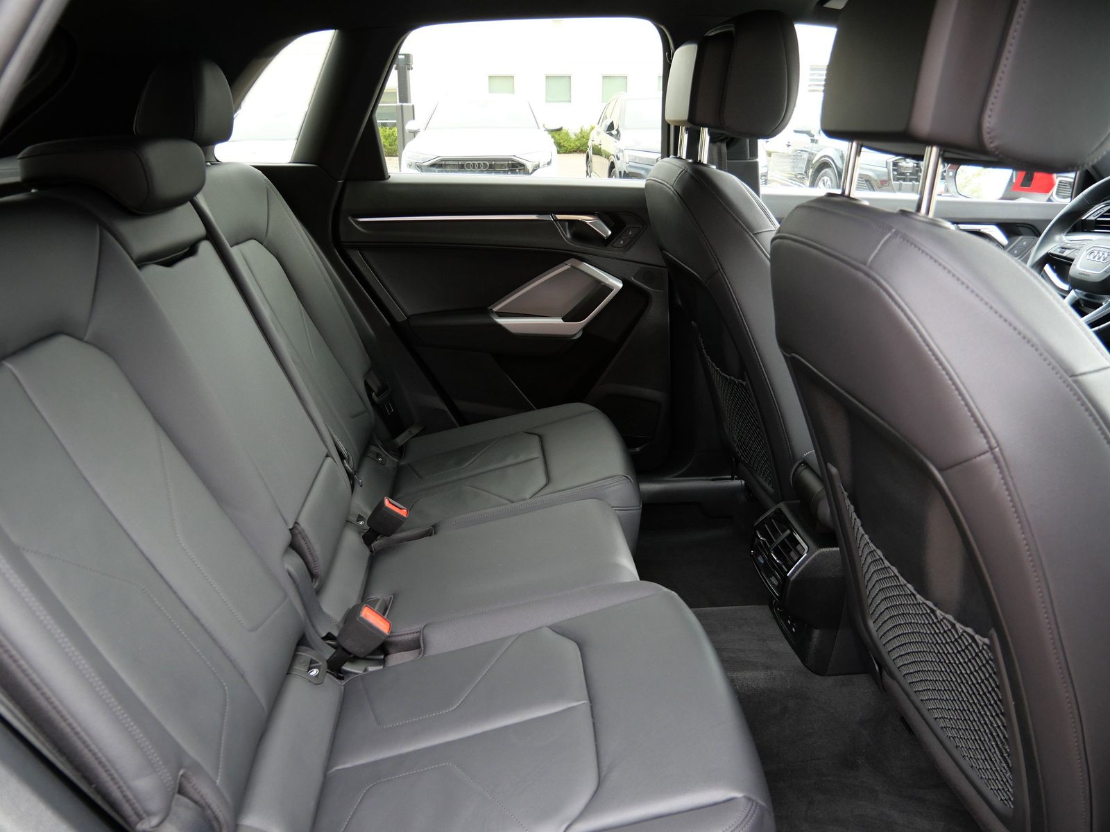 Thumbnail: 2023 Audi Q3 - 11