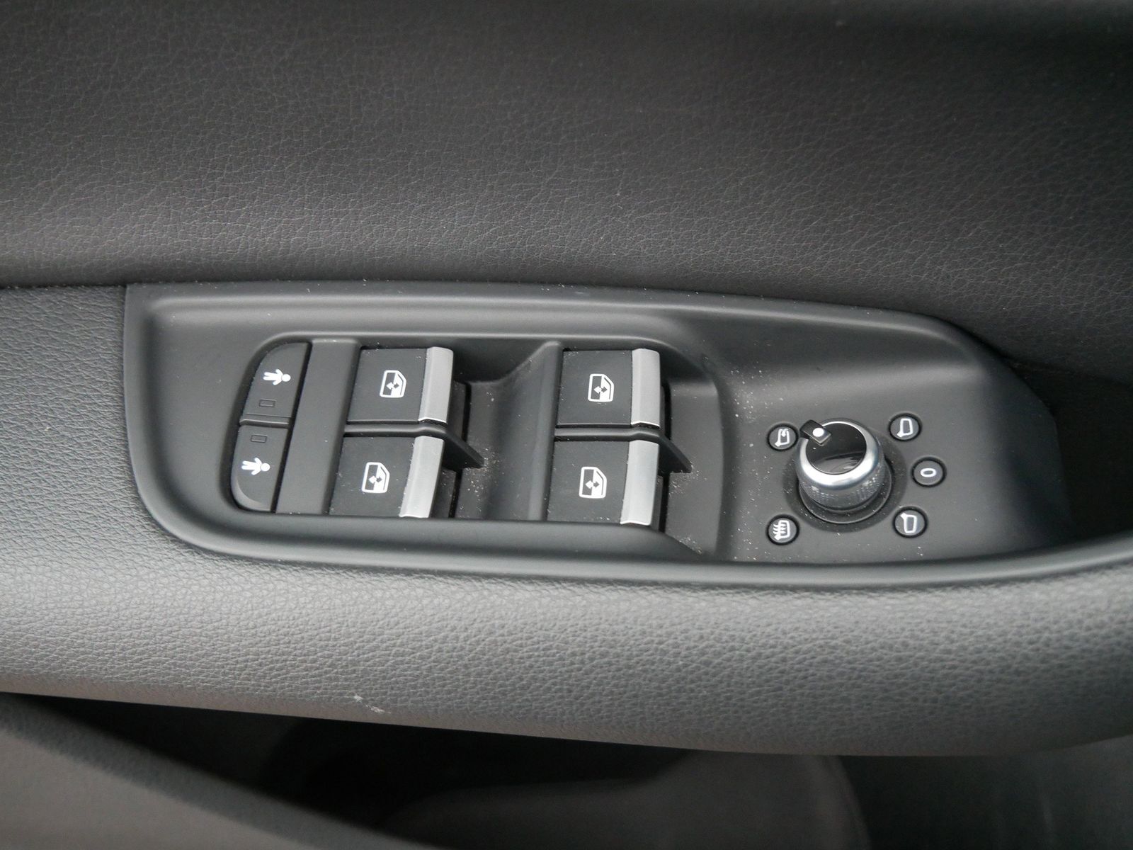 Thumbnail: 2018 Audi Q7 - 14