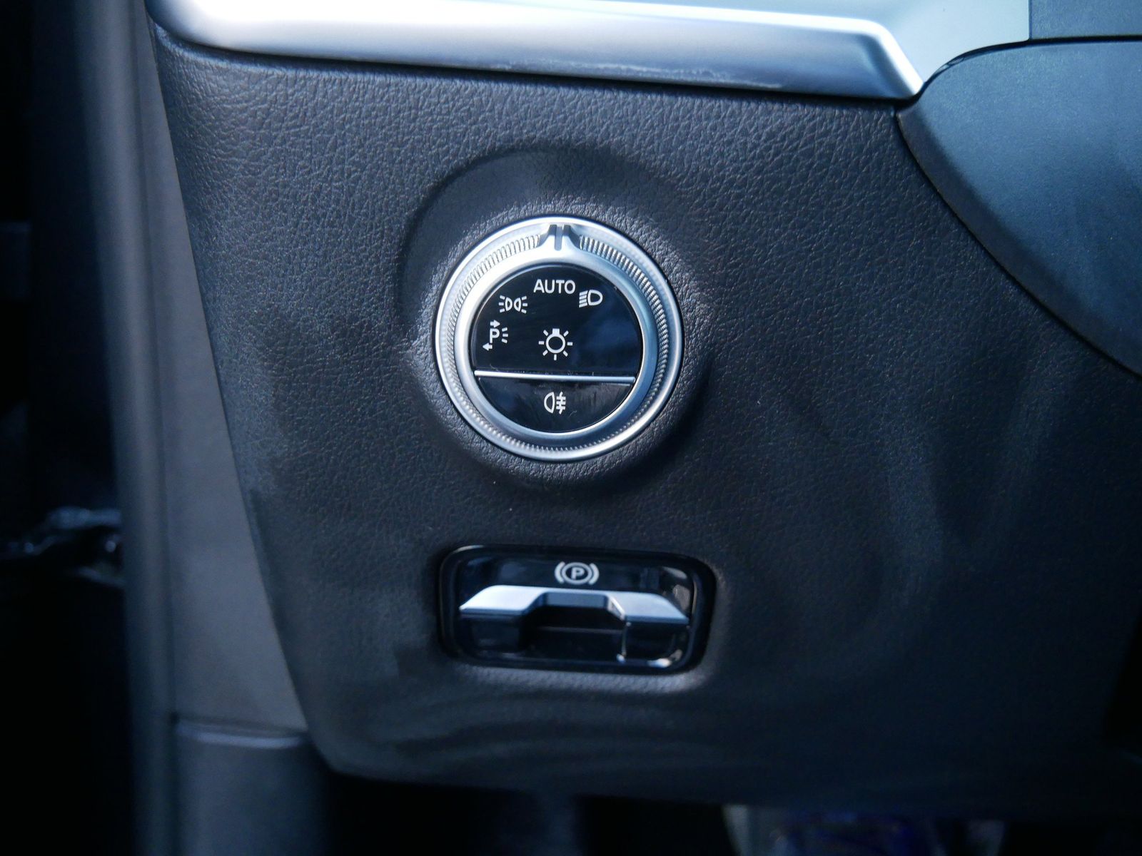 Thumbnail: 2022 Mercedes-Benz C-Class - 25