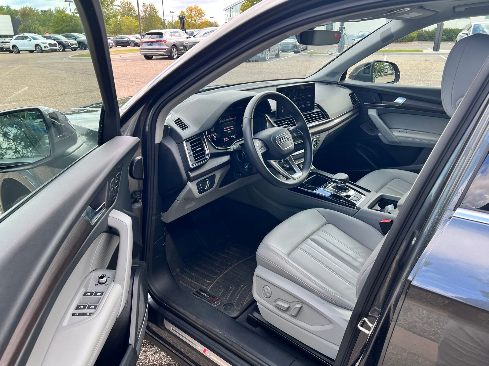 Thumbnail: 2023 Audi Q5 - 6