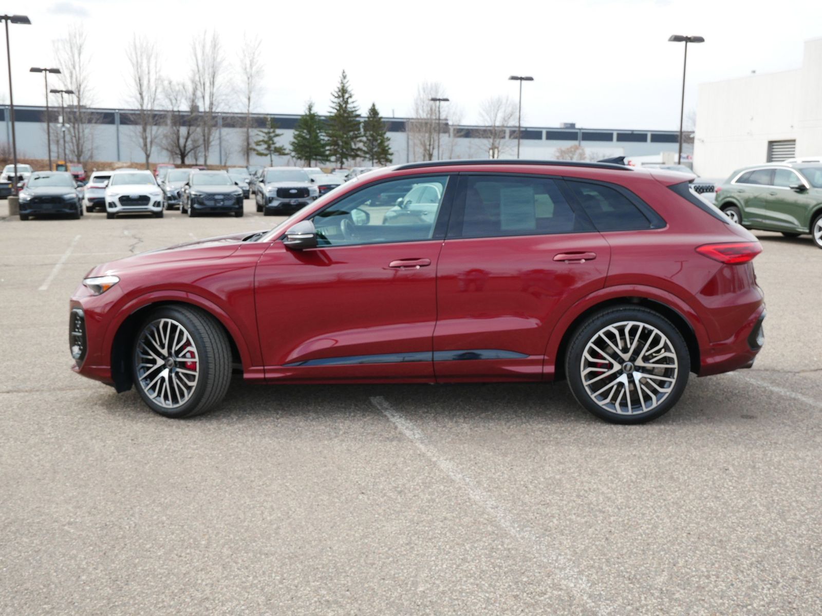 Thumbnail: 2025 Audi SQ5 - 2