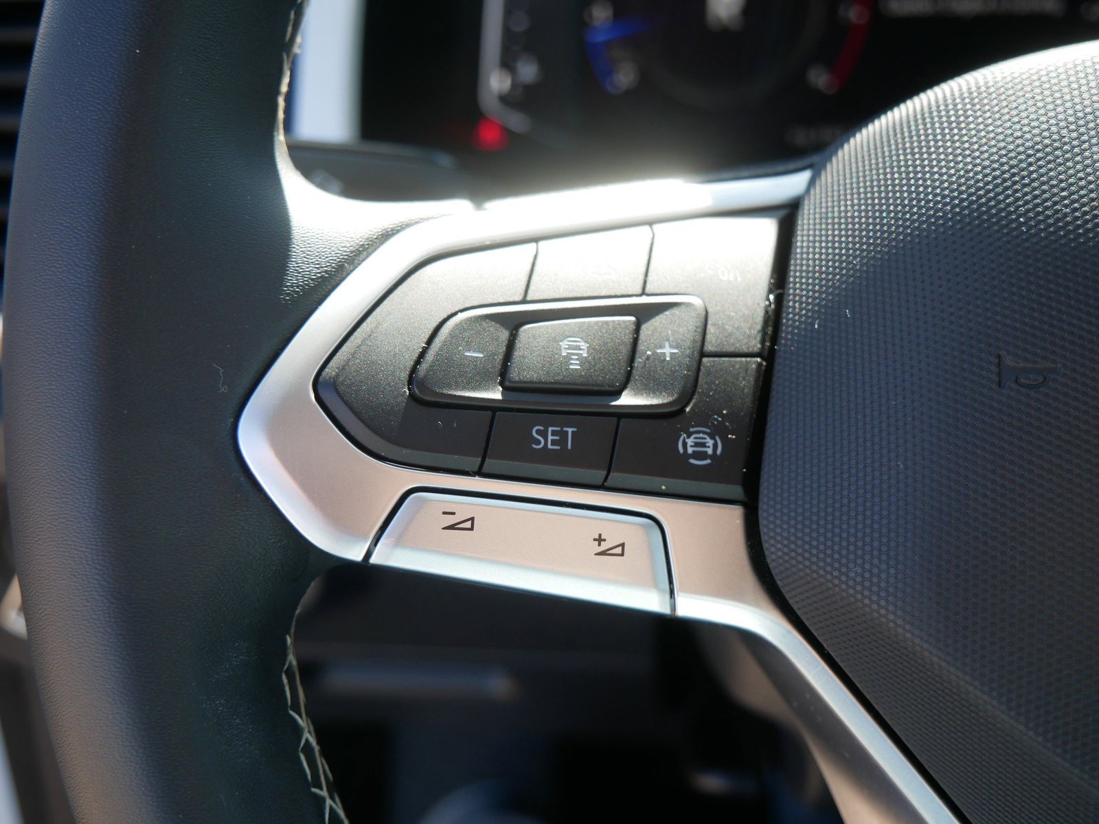 Thumbnail: 2023 Volkswagen Atlas - 27