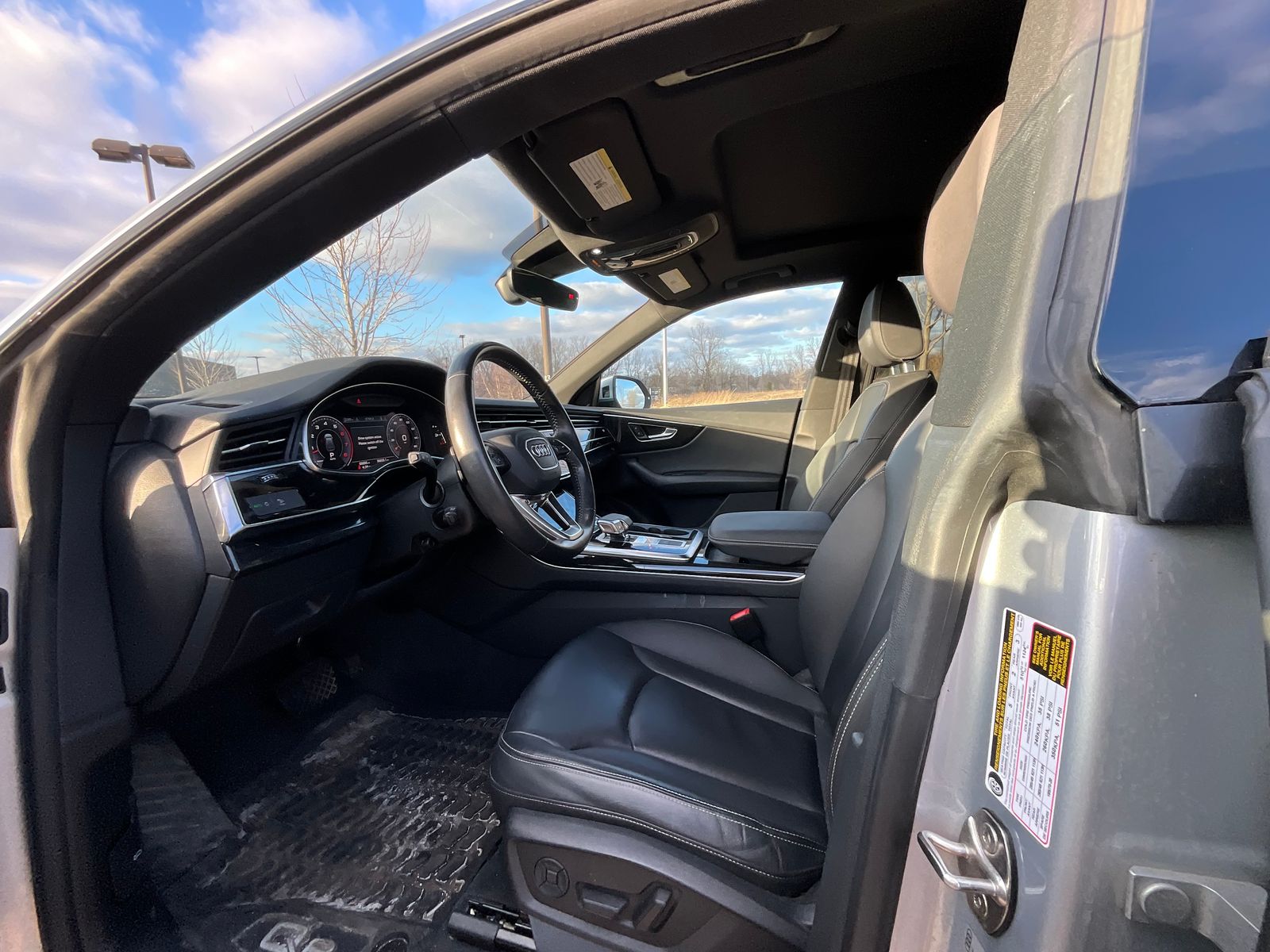 Thumbnail: 2020 Audi Q8 - 2