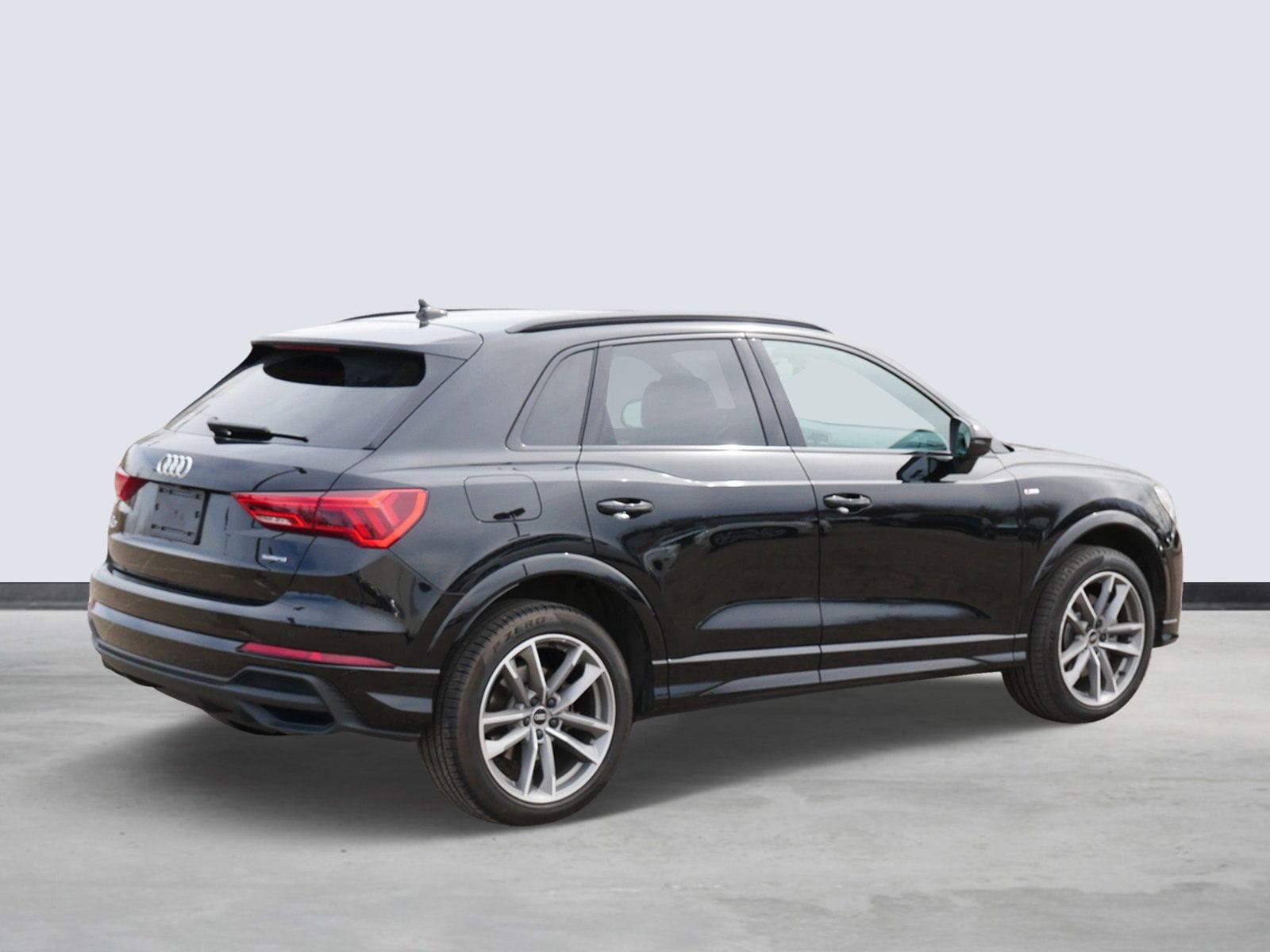 Thumbnail: 2023 Audi Q3 - 4