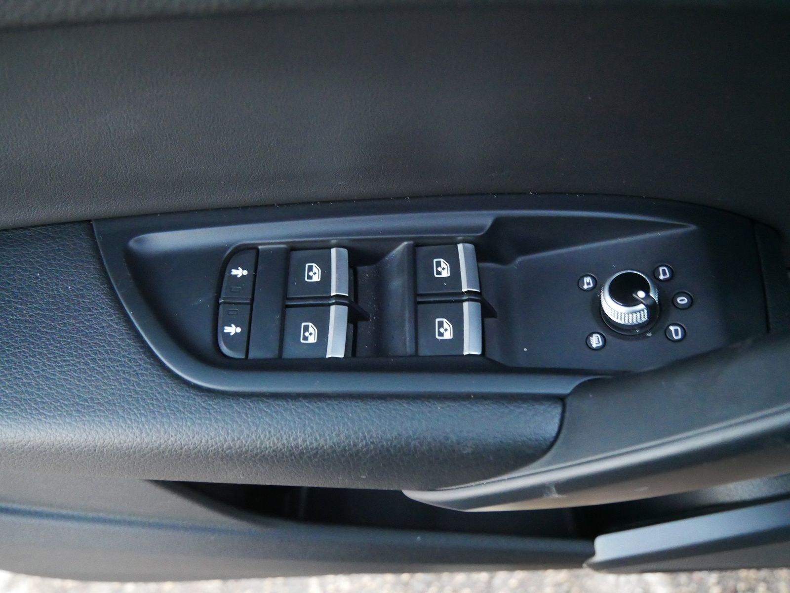 Thumbnail: 2021 Audi Q5 - 15