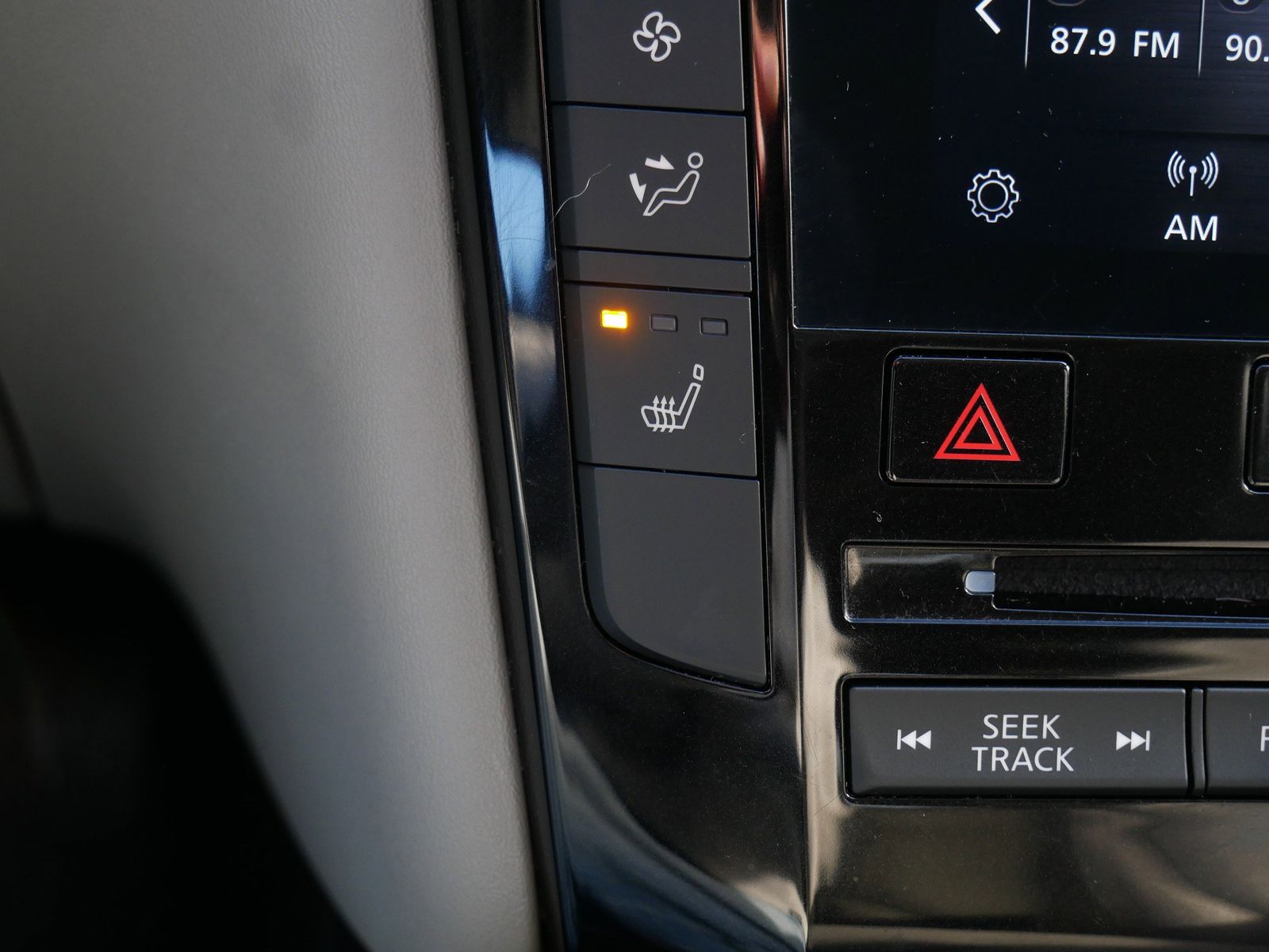 Thumbnail: 2023 INFINITI QX50 - 24