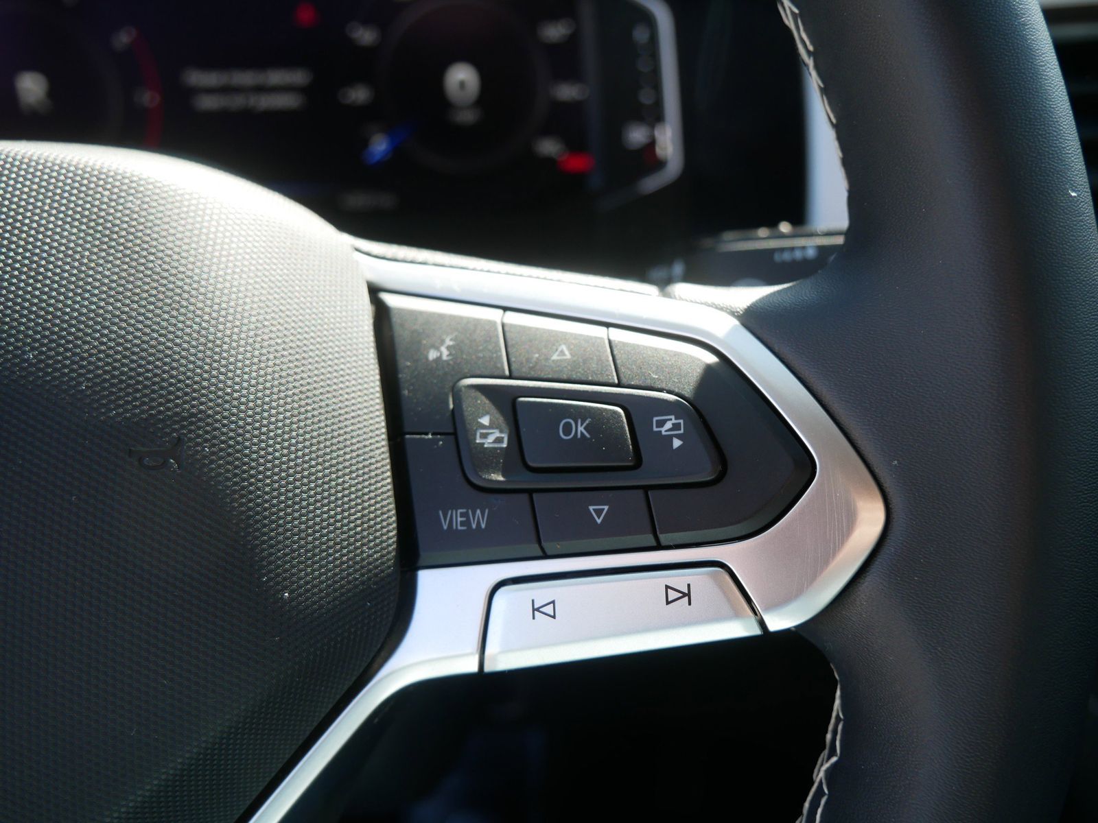 Thumbnail: 2023 Volkswagen Atlas - 26