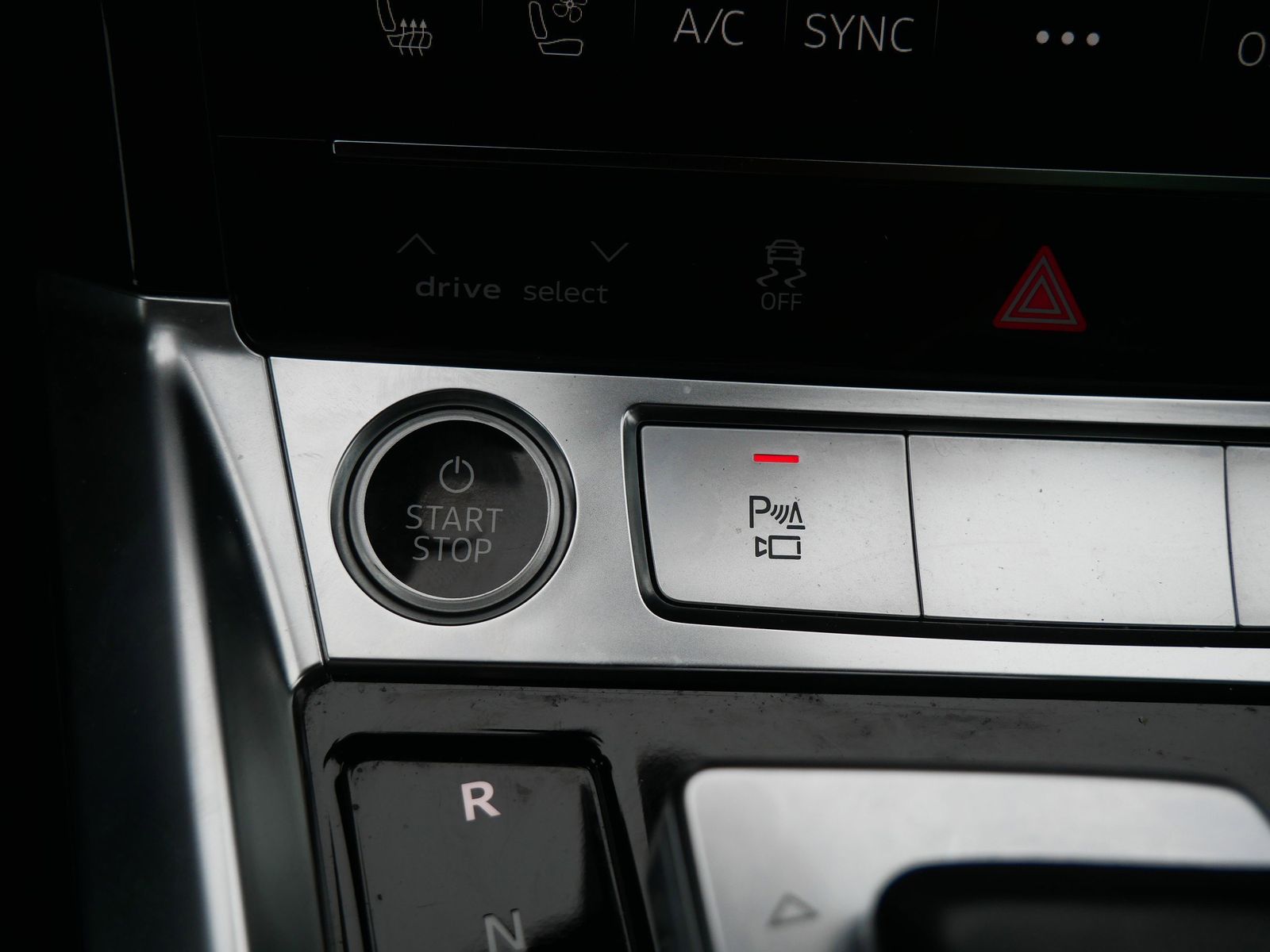 Thumbnail: 2024 Audi Q8 e-tron - 22