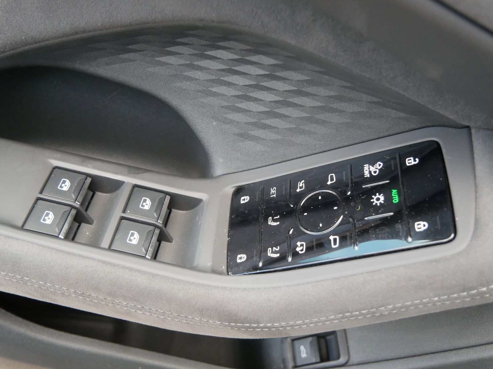 Thumbnail: 2025 Audi S5 - 16