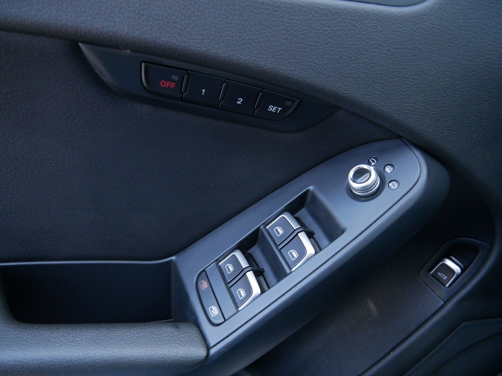 Thumbnail: 2016 Audi A4 - 16