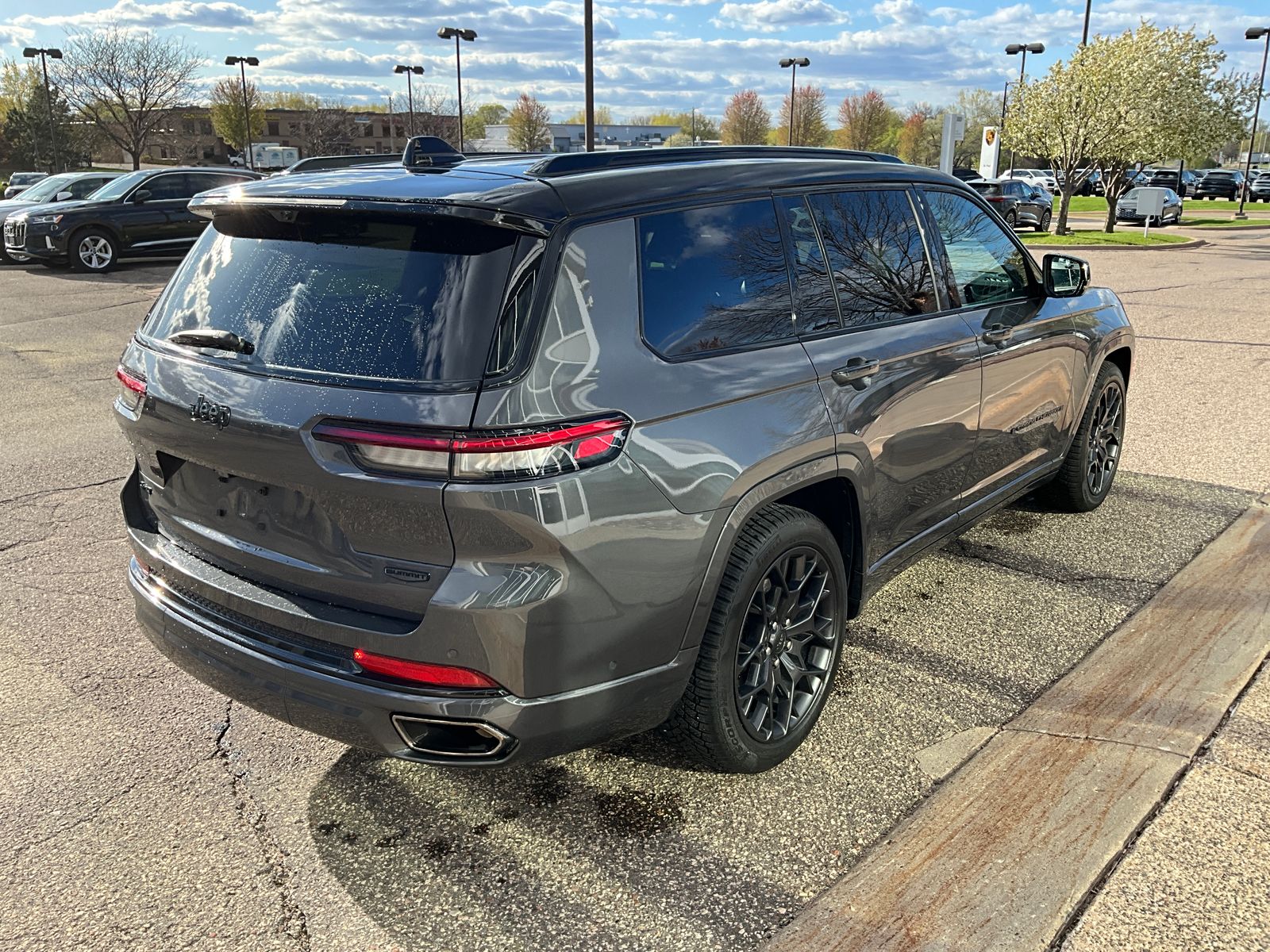 Thumbnail: 2024 Jeep Grand Cherokee L - 9