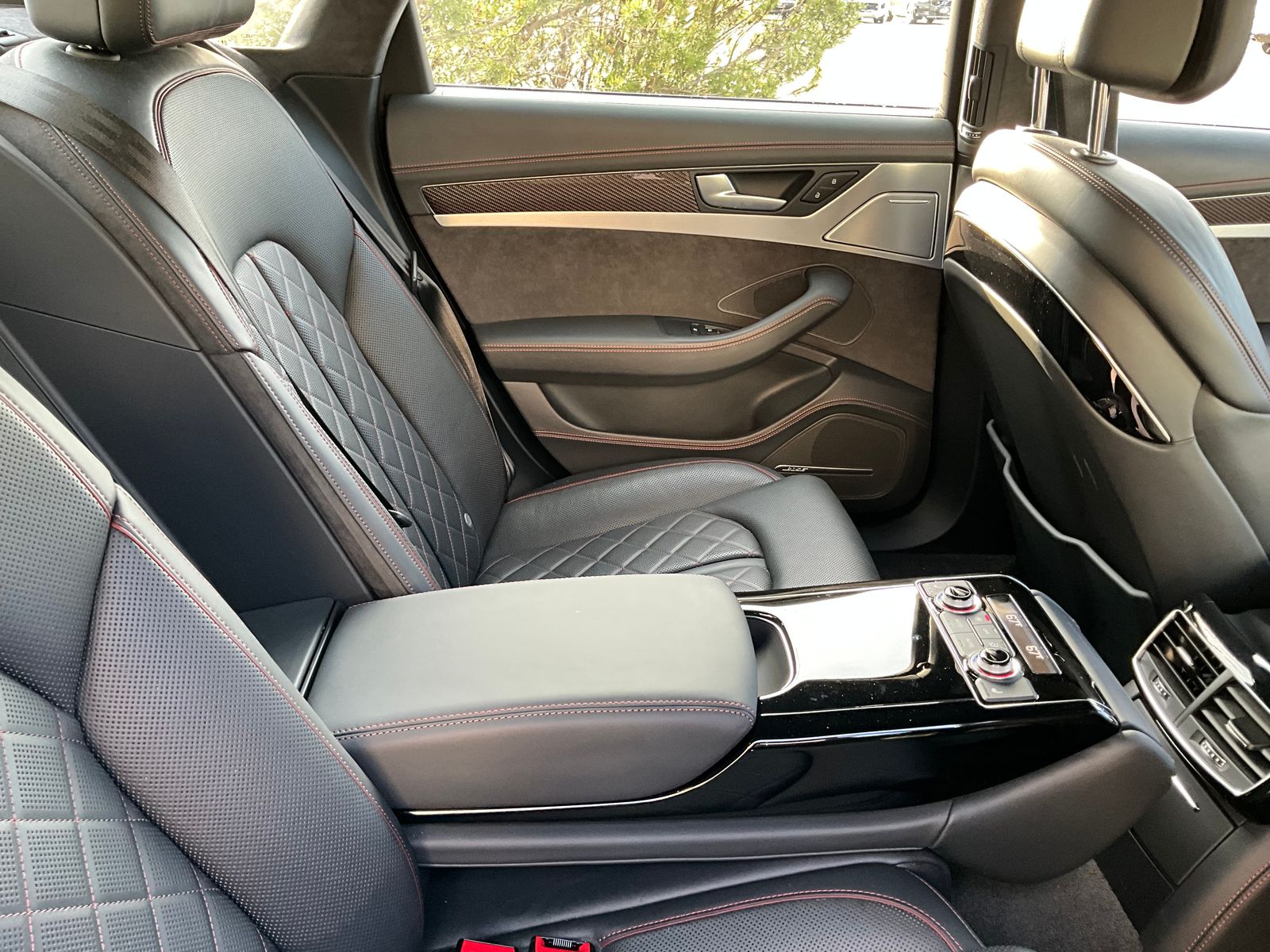 Thumbnail: 2017 Audi S8 - 18