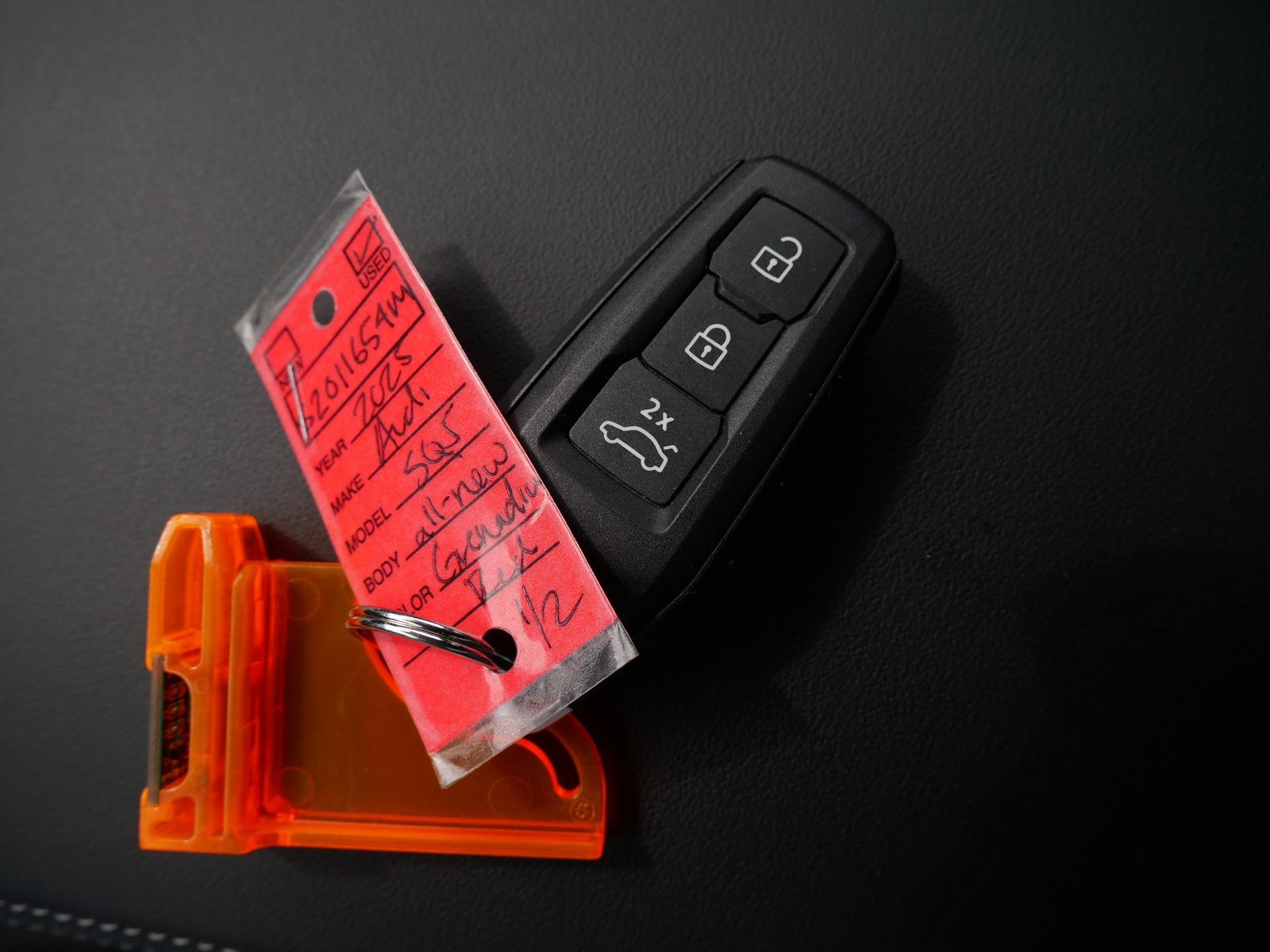 Thumbnail: 2025 Audi SQ5 - 26