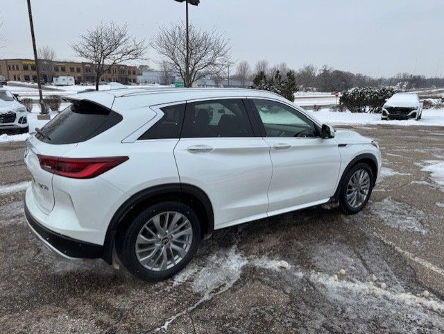 Thumbnail: 2023 INFINITI QX50 - 3