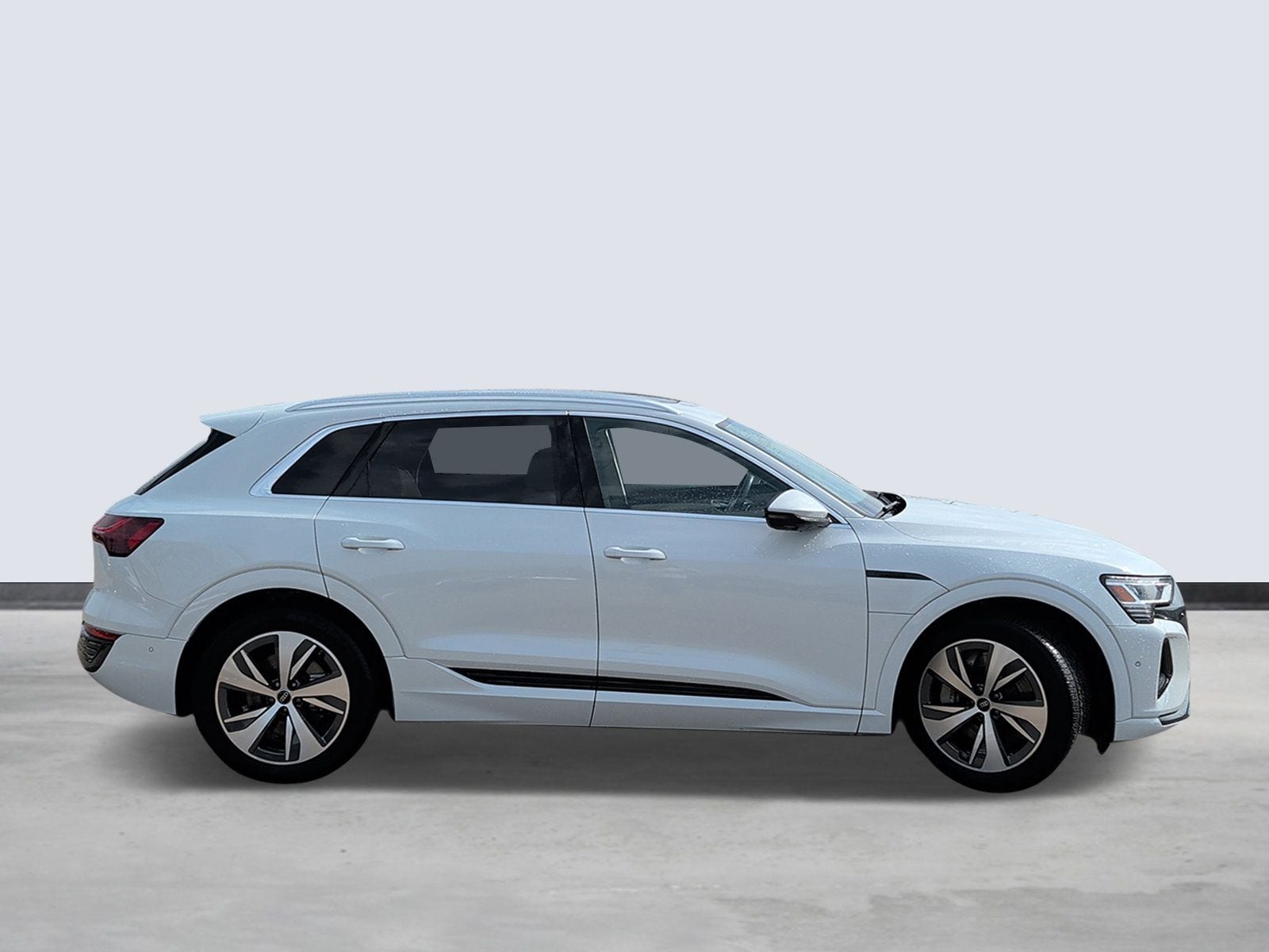 Thumbnail: 2024 Audi Q8 e-tron - 5