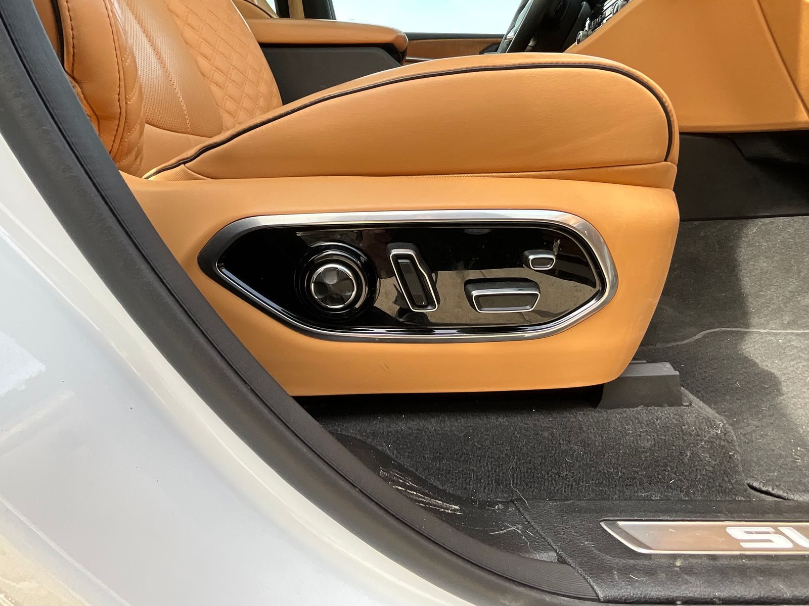 Thumbnail: 2022 Jeep Grand Cherokee - 15