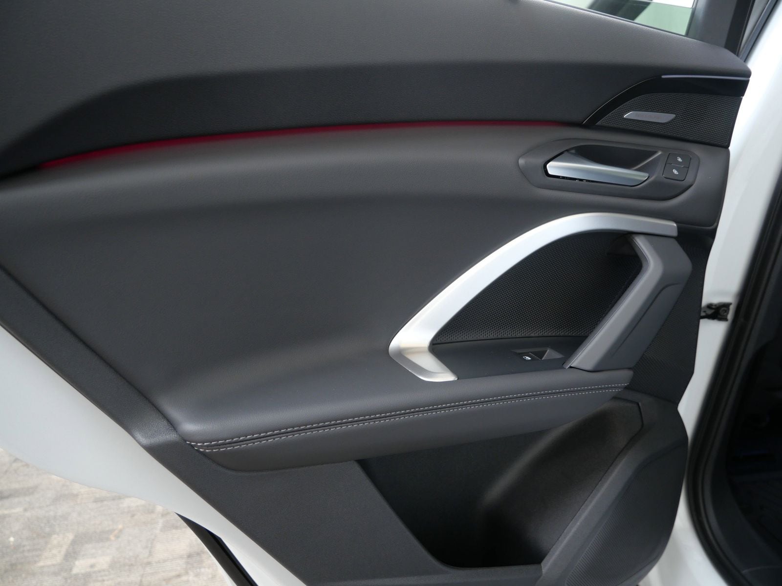 Thumbnail: 2025 Audi Q5 - 12