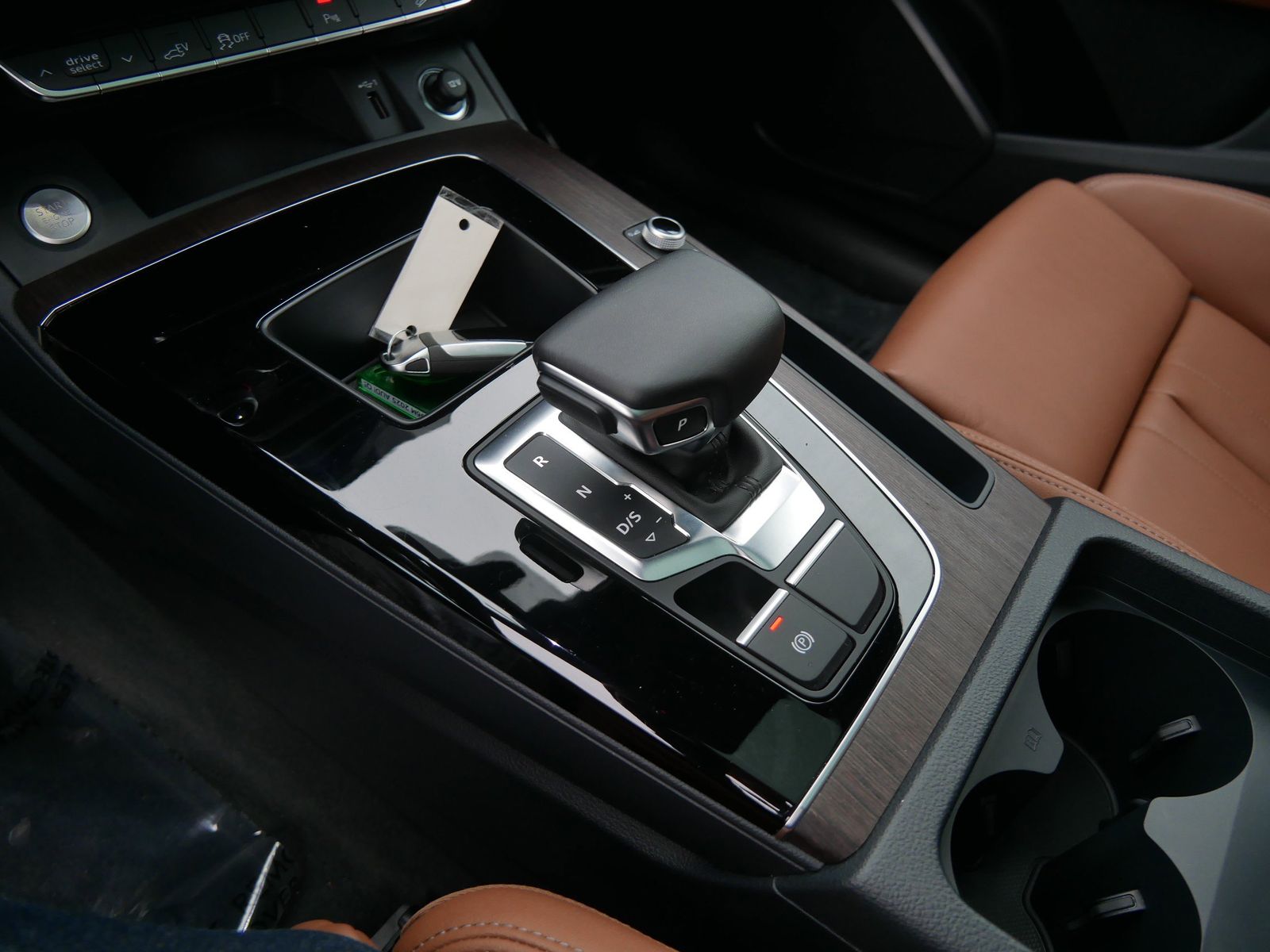 Thumbnail: 2025 Audi Q5 - 24