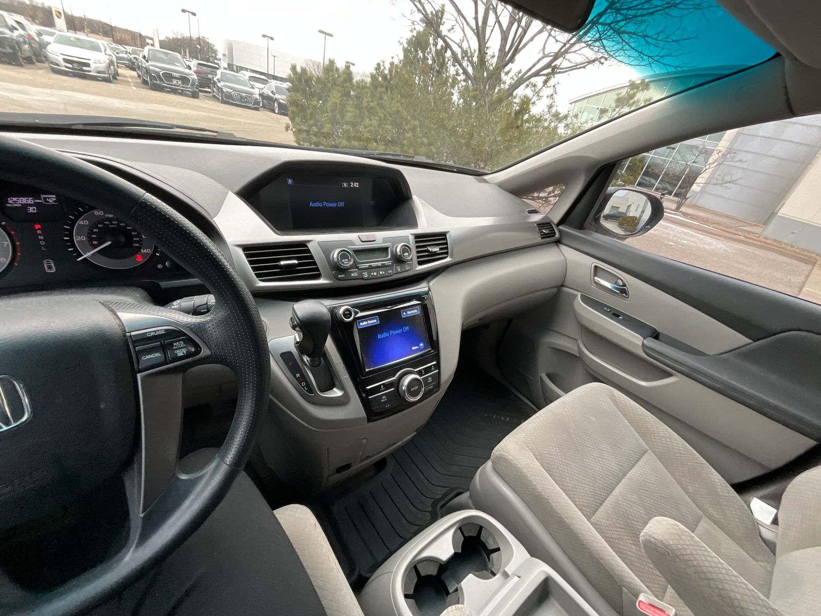 Thumbnail: 2015 Honda Odyssey - 12