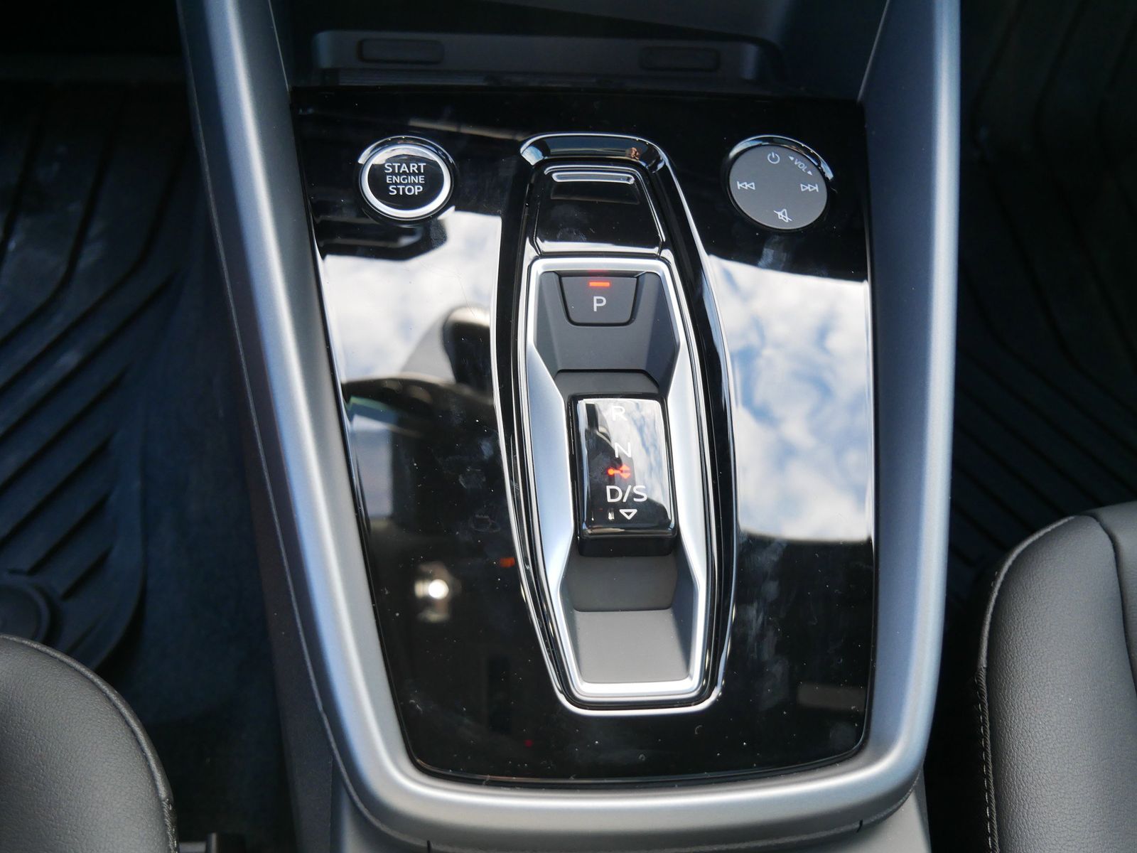 Thumbnail: 2025 Audi A3 - 17