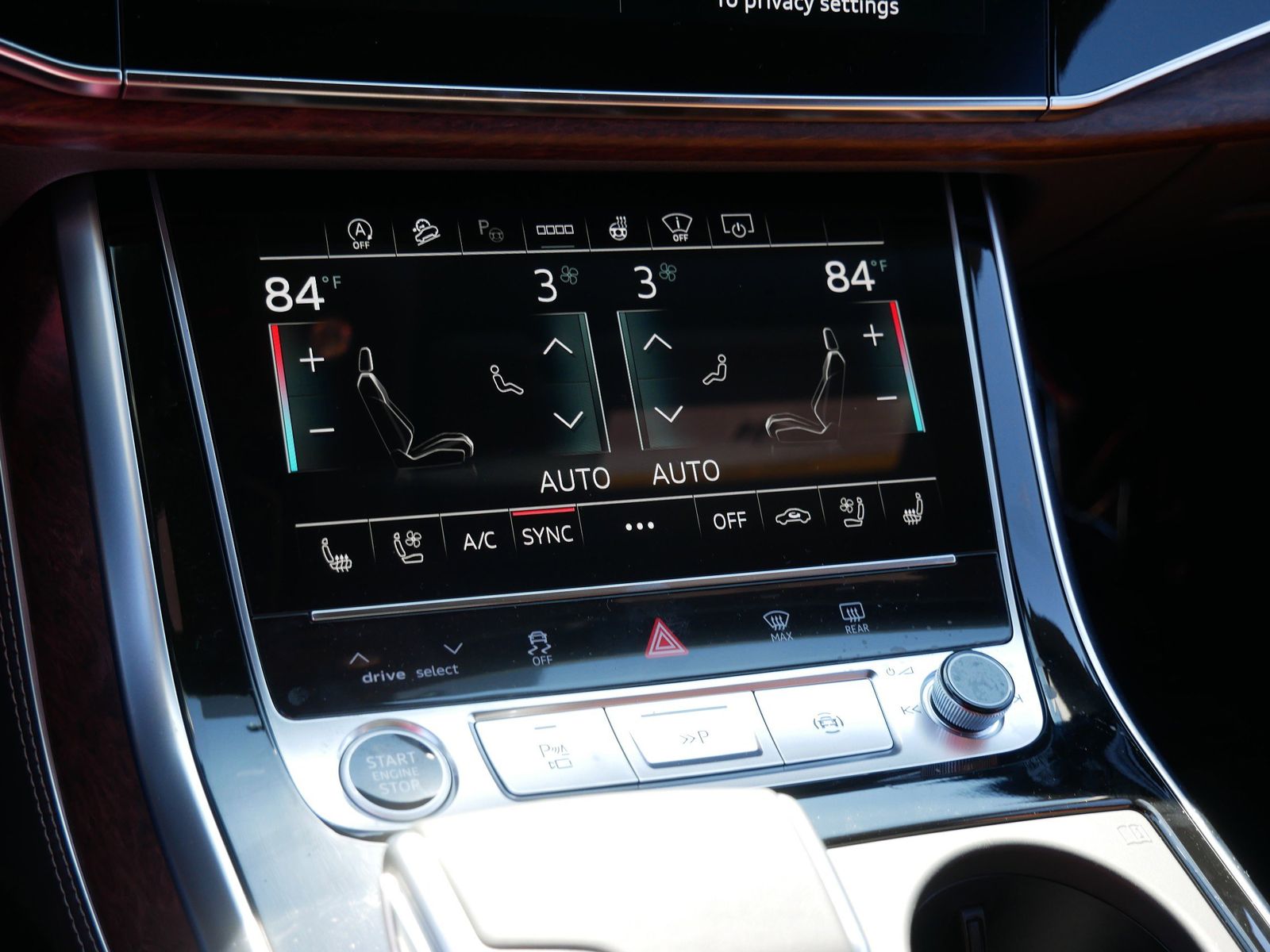 Thumbnail: 2026 Audi Q8 - 20