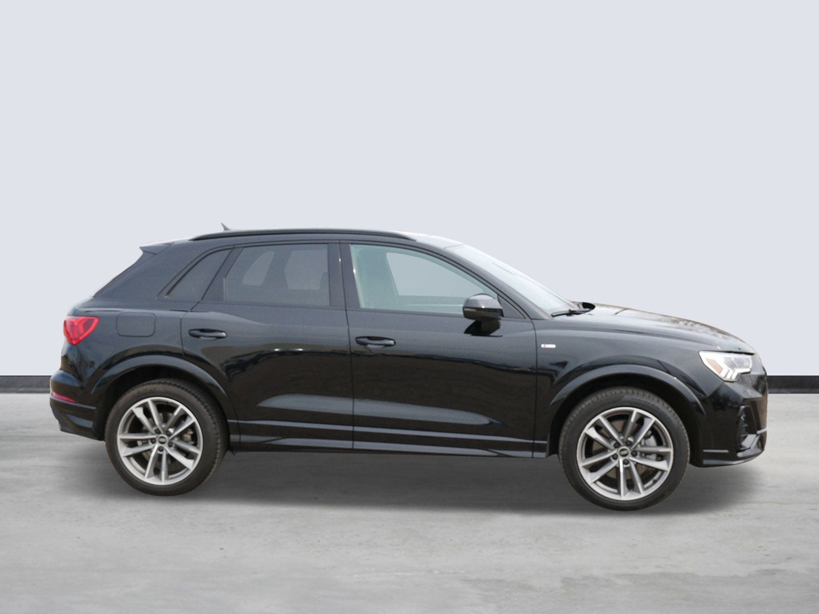 Thumbnail: 2023 Audi Q3 - 5