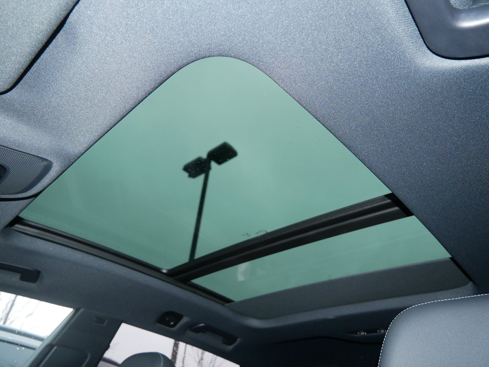 Thumbnail: 2026 Audi Q8 - 30