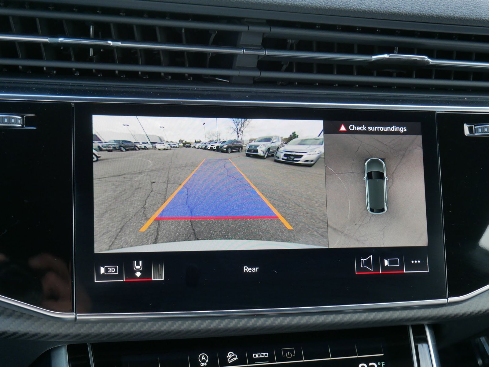 Thumbnail: 2025 Audi SQ8 - 23