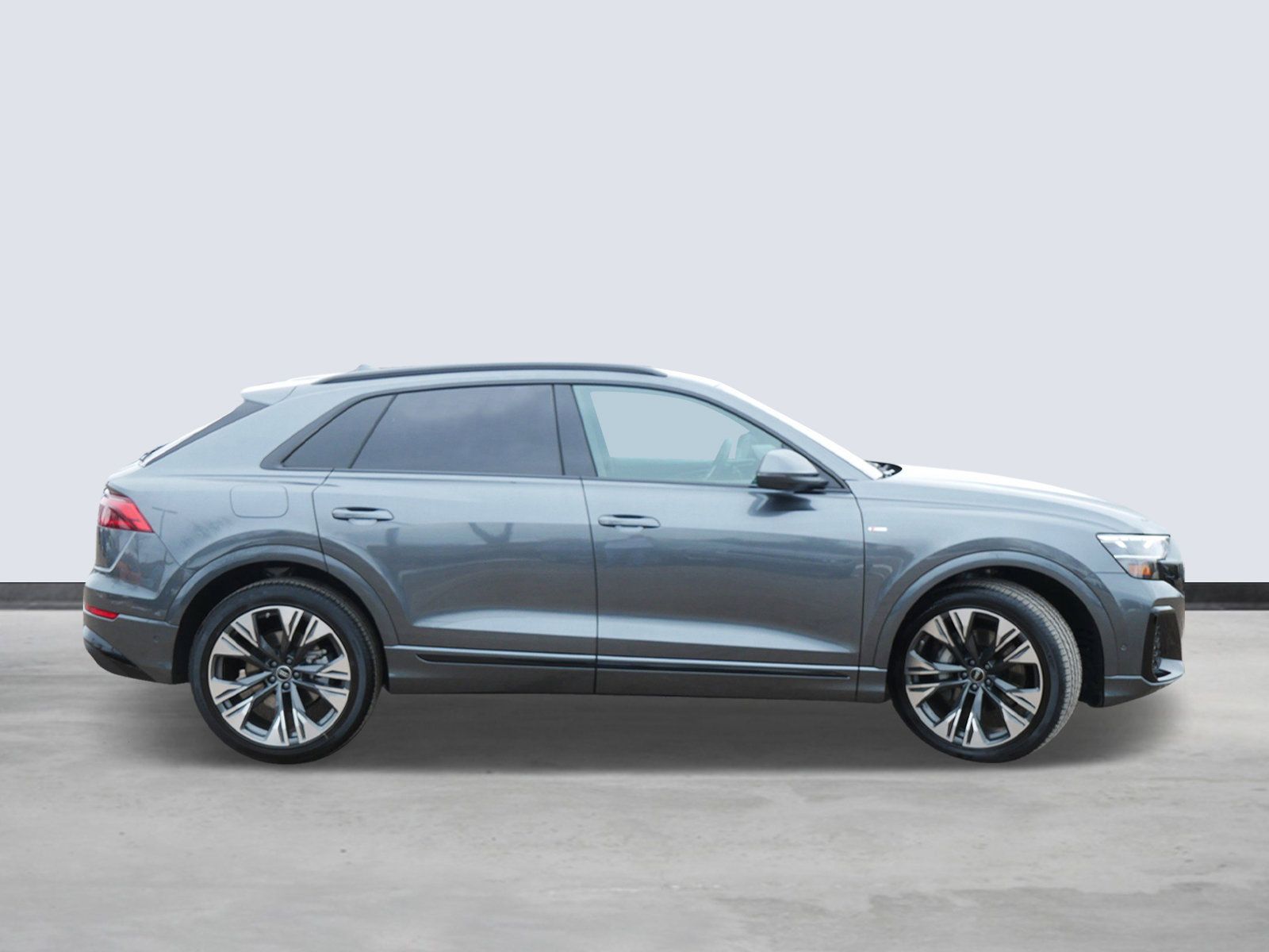 Thumbnail: 2025 Audi Q8 - 5