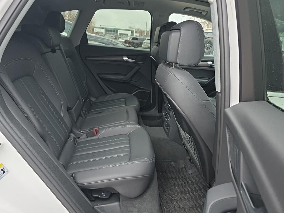 Thumbnail: 2023 Audi Q5 - 6