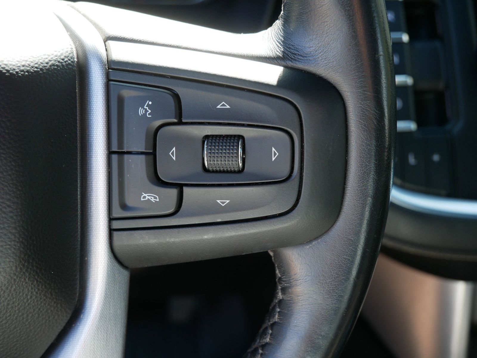 Thumbnail: 2022 GMC Yukon - 21