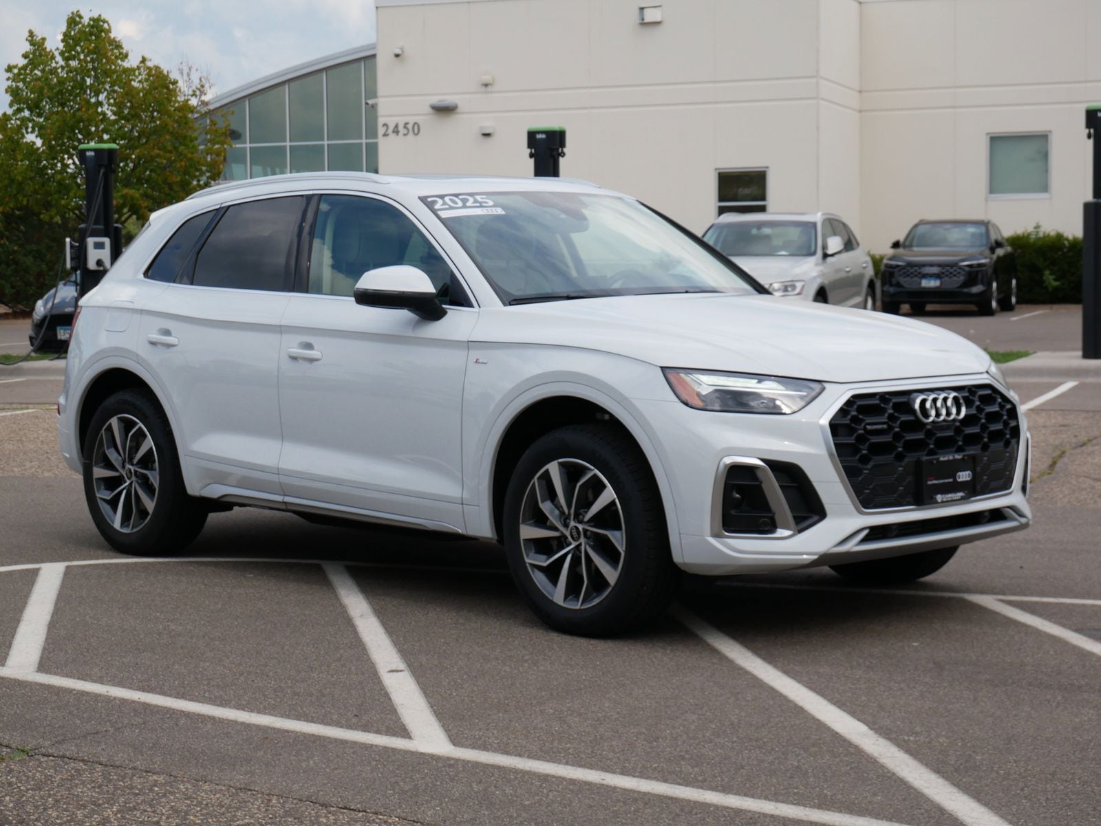 Thumbnail: 2025 Audi Q5 - 6