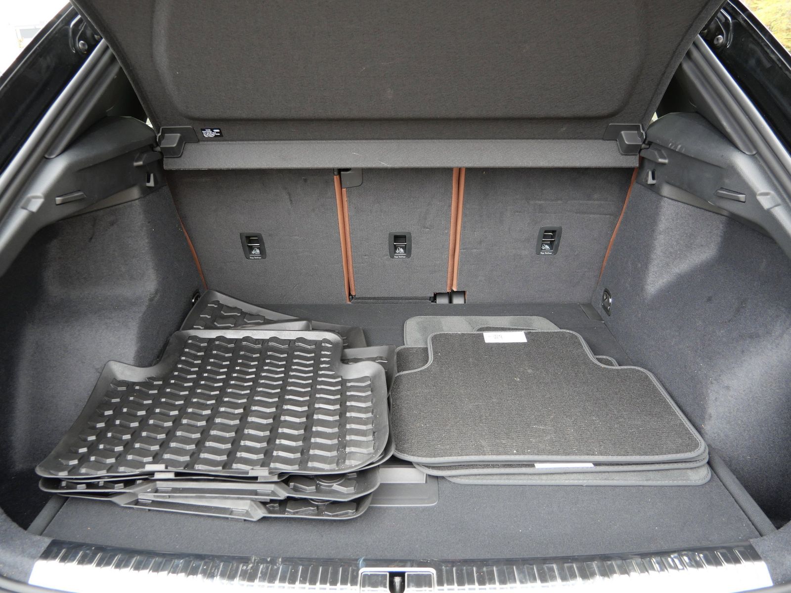 Thumbnail: 2025 Audi Q3 - 10