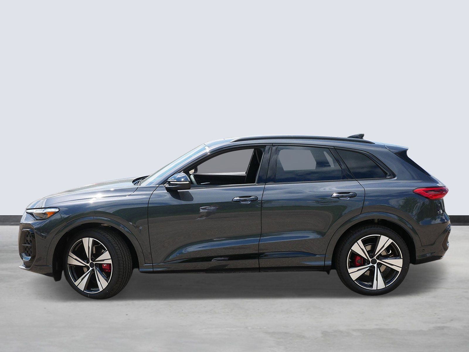 Thumbnail: 2026 Audi SQ5 - 2
