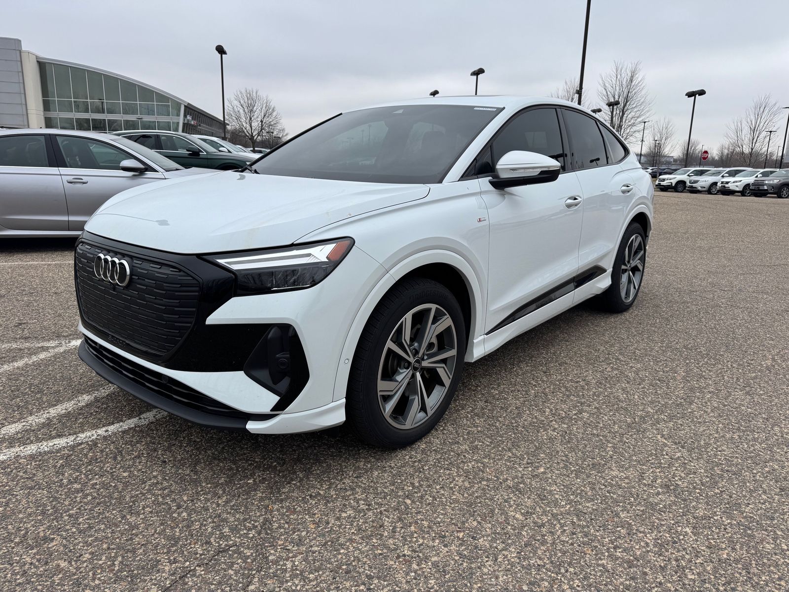 Thumbnail: 2024 Audi Q4 e-tron - 2