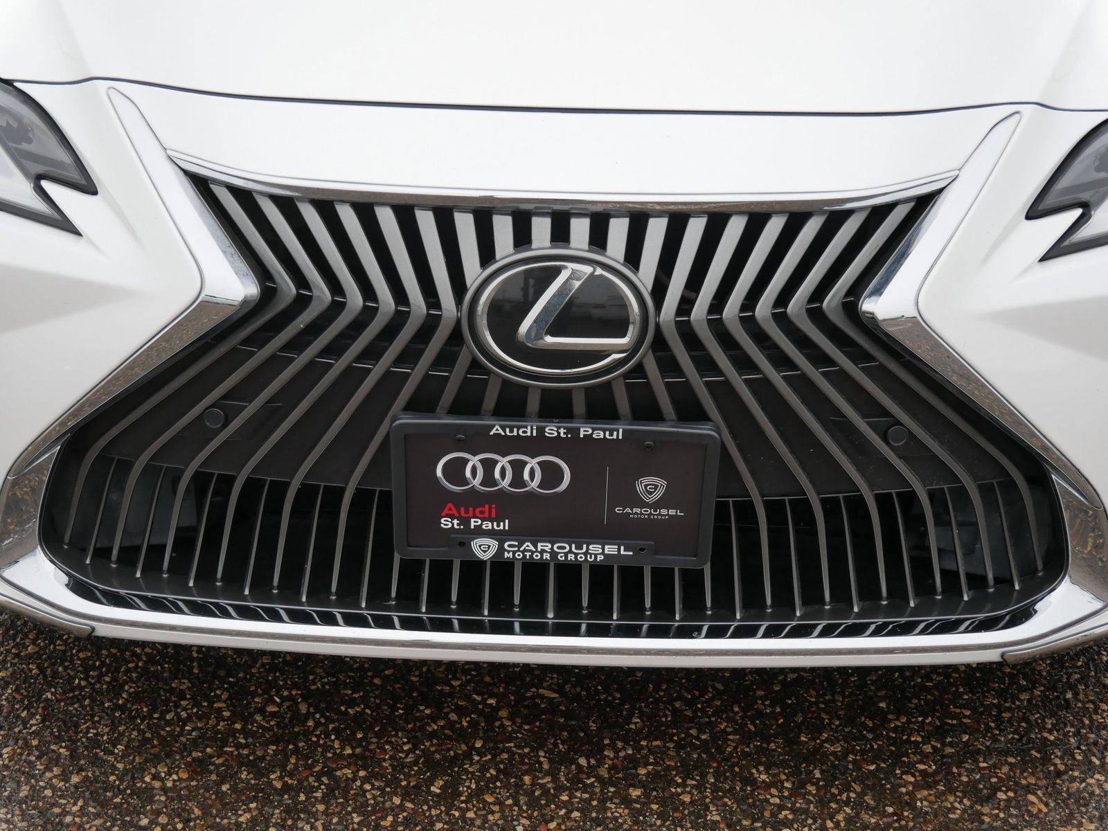 Thumbnail: 2021 Lexus ES - 8