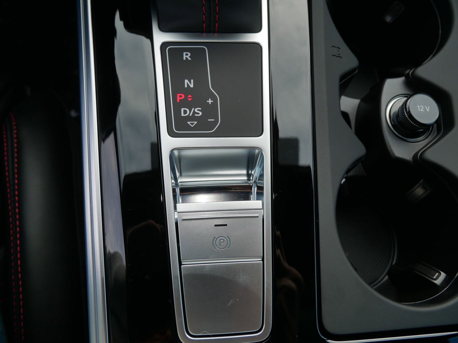 Thumbnail: 2026 Audi RS 7 - 18