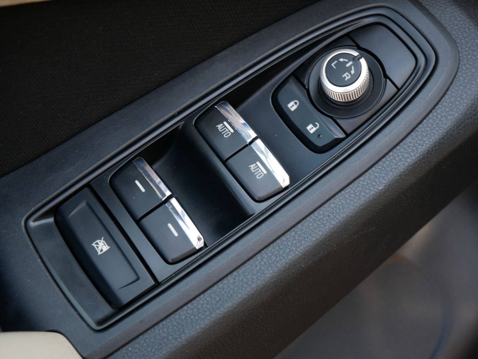 Thumbnail: 2019 Subaru Ascent - 16
