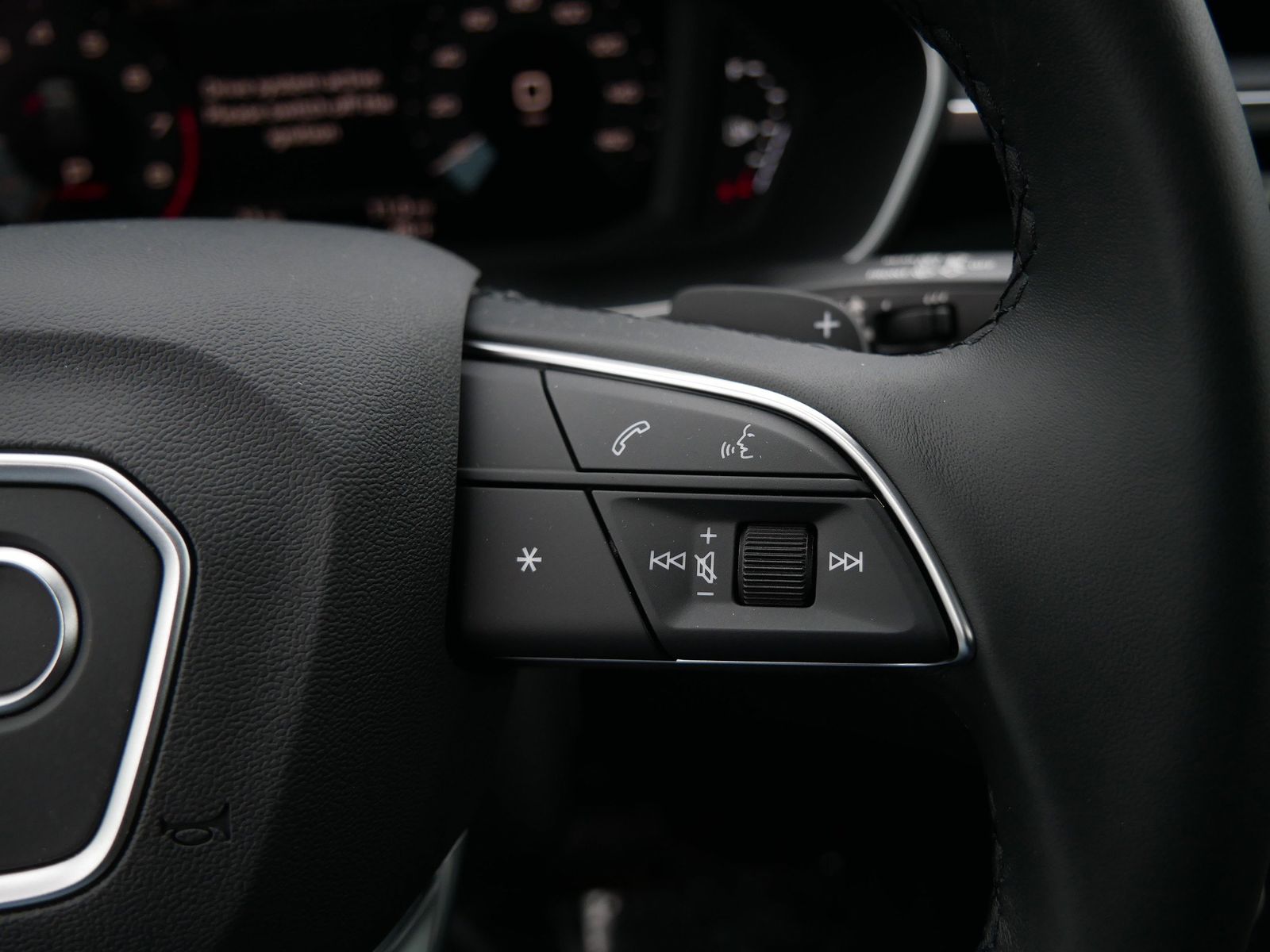 Thumbnail: 2025 Audi Q3 - 28