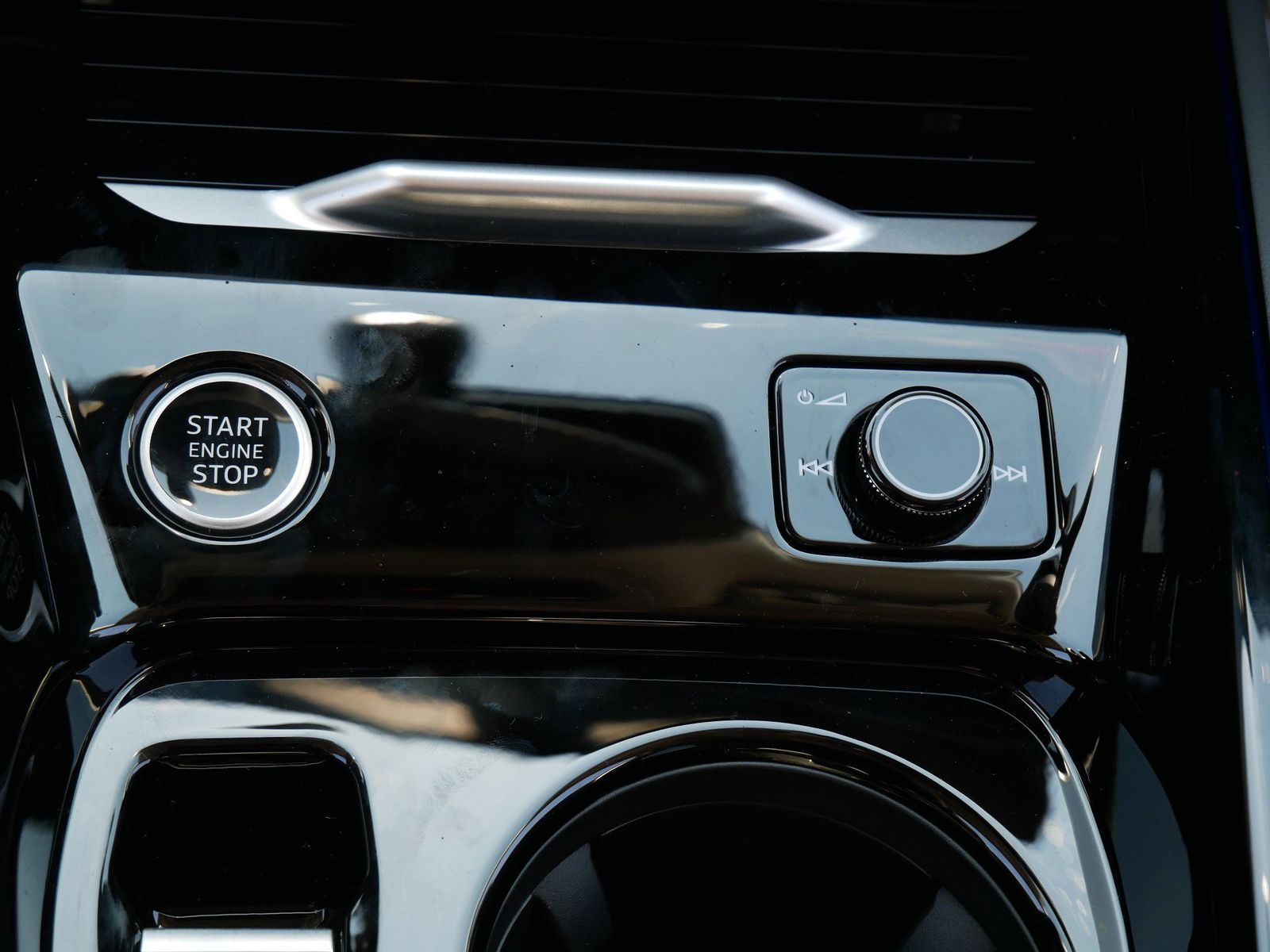 Thumbnail: 2026 Audi Q3 - 16