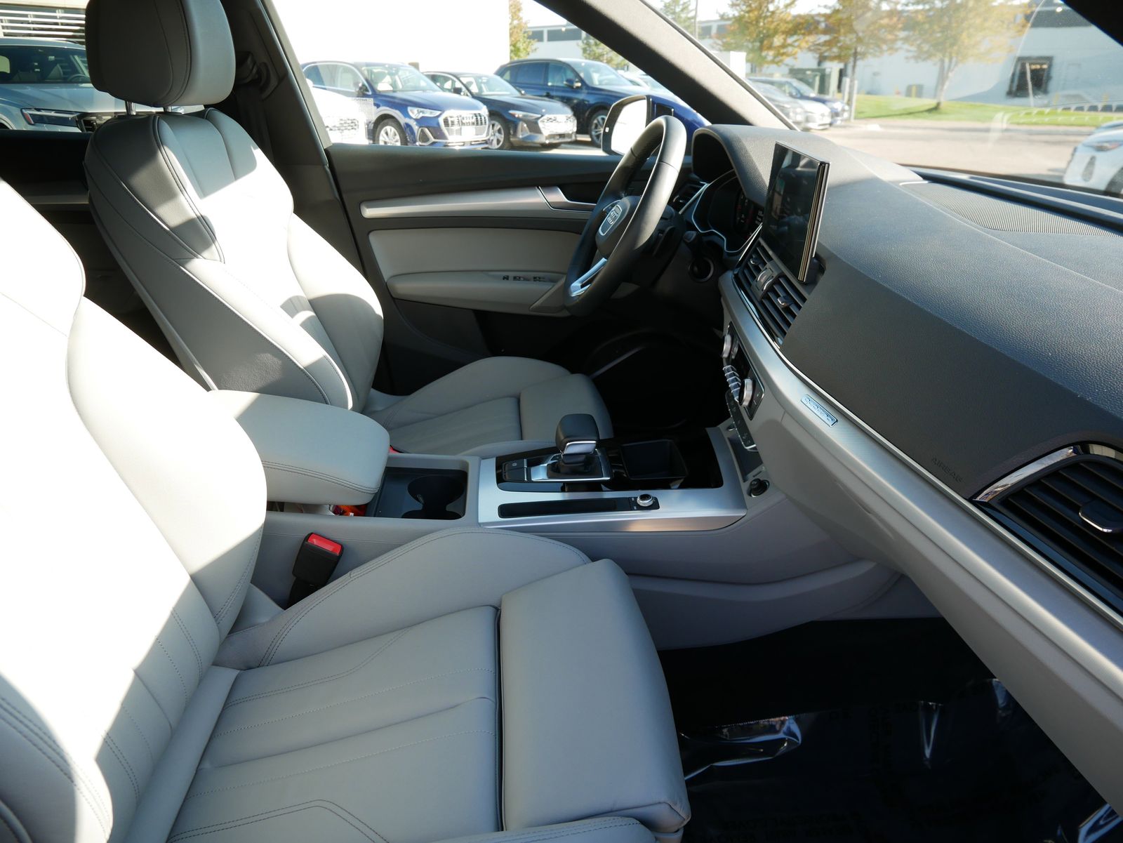 Thumbnail: 2025 Audi Q5 - 12