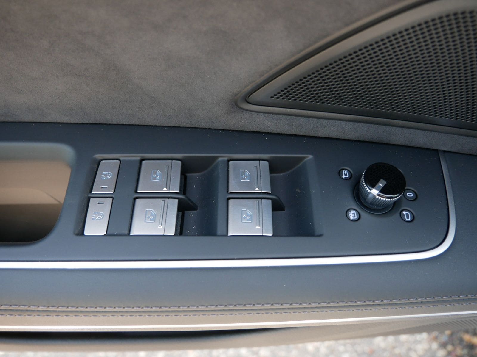 Thumbnail: 2026 Audi A8 - 17