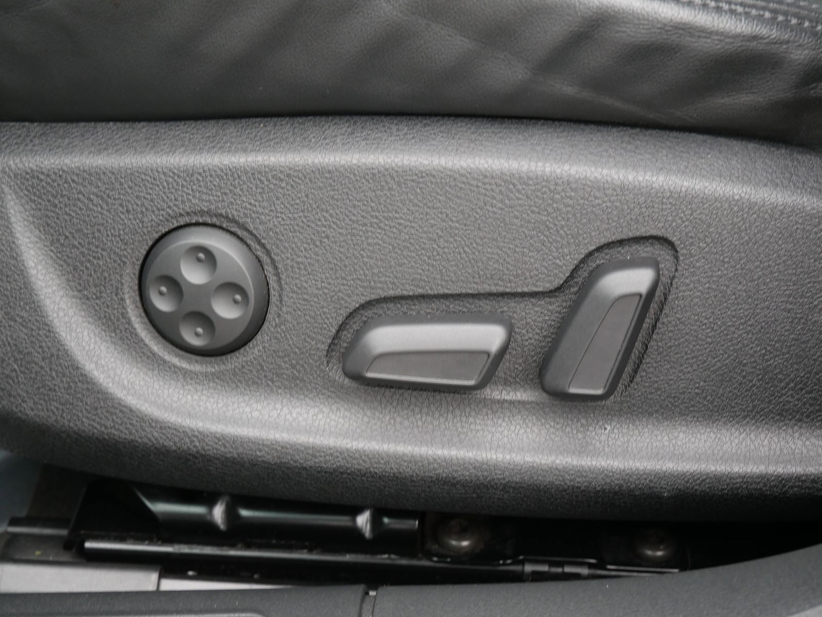 Thumbnail: 2012 Audi S4 - 17