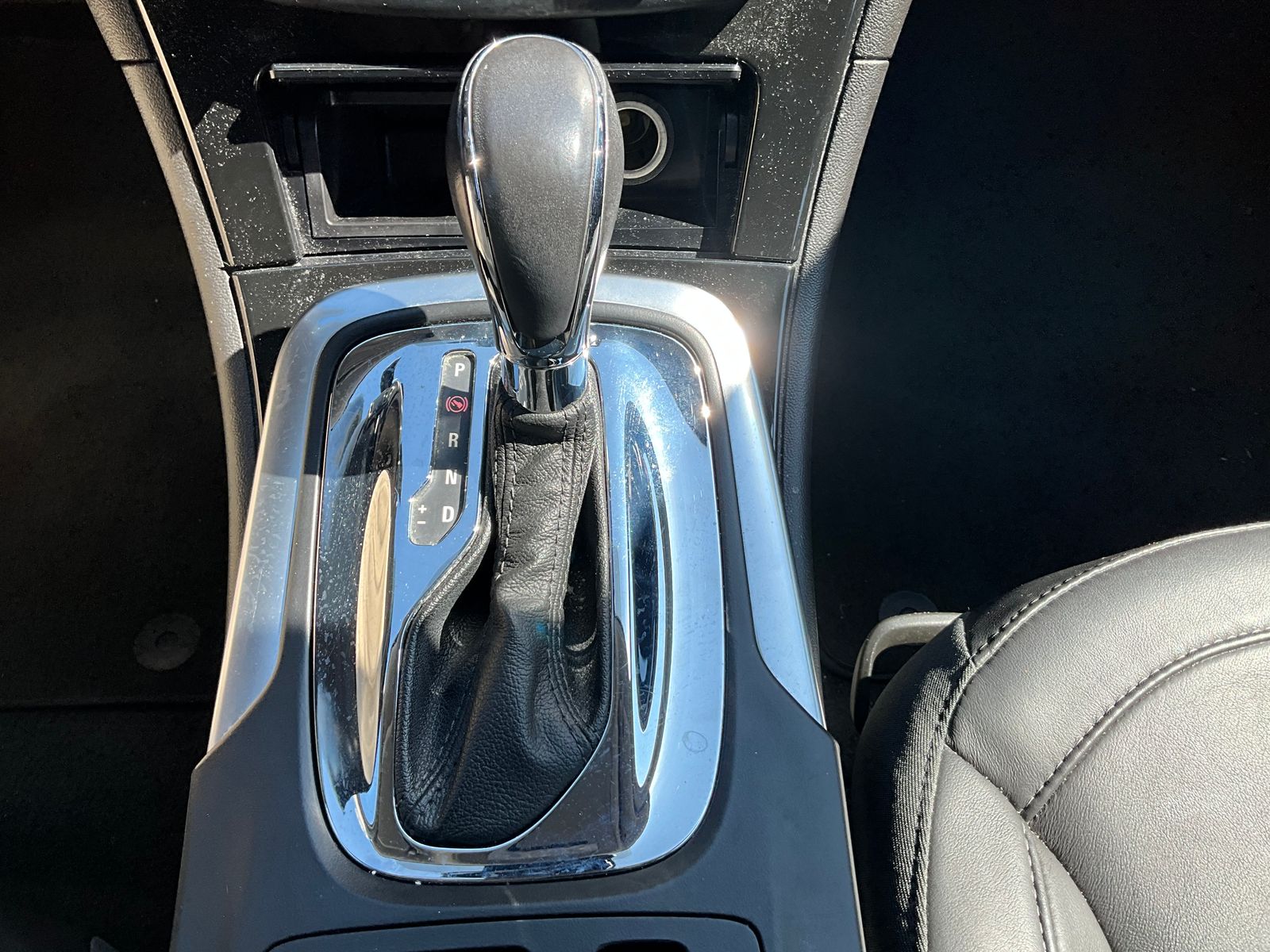 Thumbnail: 2012 Buick Regal - 18