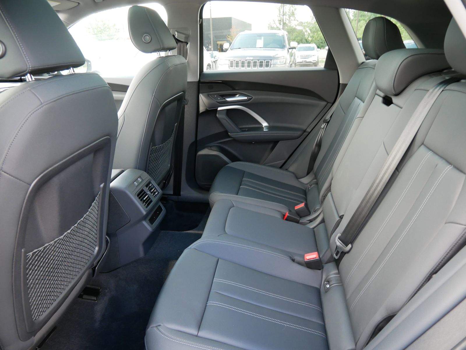 Thumbnail: 2025 Audi Q5 - 9