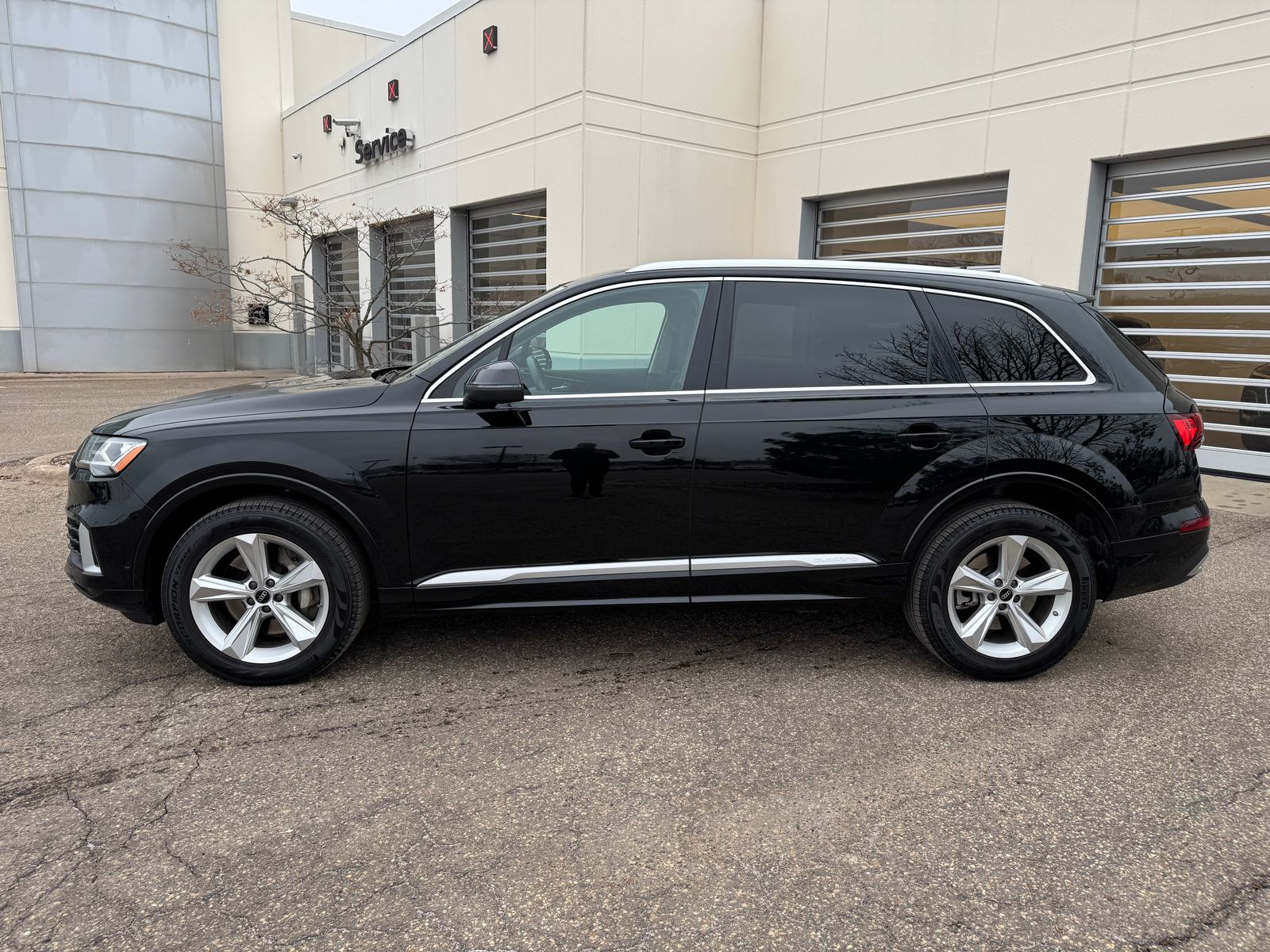 Thumbnail: 2023 Audi Q7 - 3