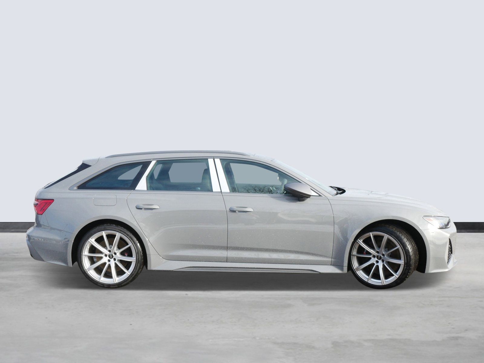 Thumbnail: 2026 Audi RS 6 - 5