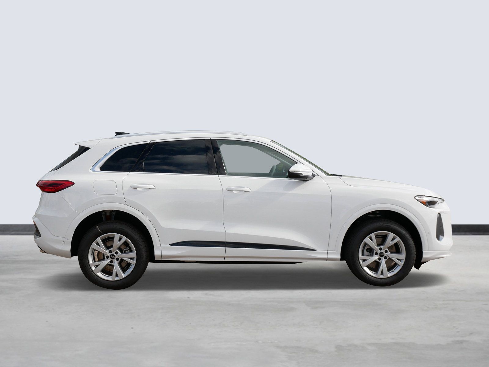 Thumbnail: 2025 Audi Q5 - 5