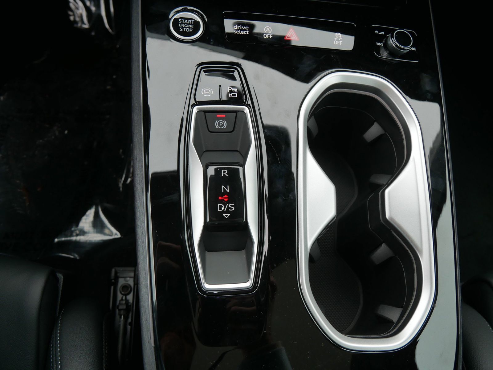 Thumbnail: 2026 Audi A6 - 16